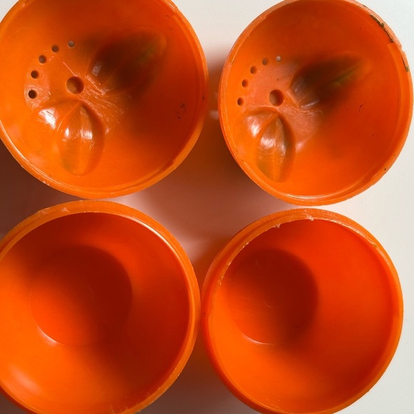 4/$100 Orange Fruit-Shaped Containers salt and pepper shakers 🍊 - Picture 7 of 7